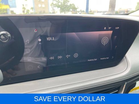 Used 2024 Buick Encore GX Avenir w/ Avenir Convenience Package FWD image 13