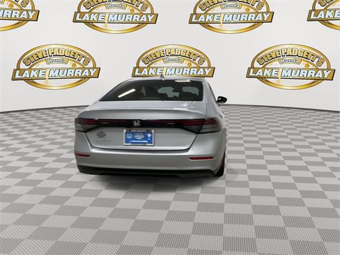 Used 2023 Honda Accord EX image 2