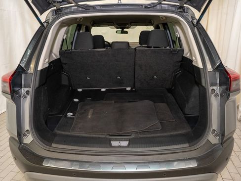 Used 2022 Nissan Rogue SV image 5