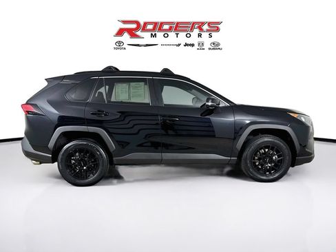 Certified 2021 Toyota RAV4 LE AWD/4WD image 14