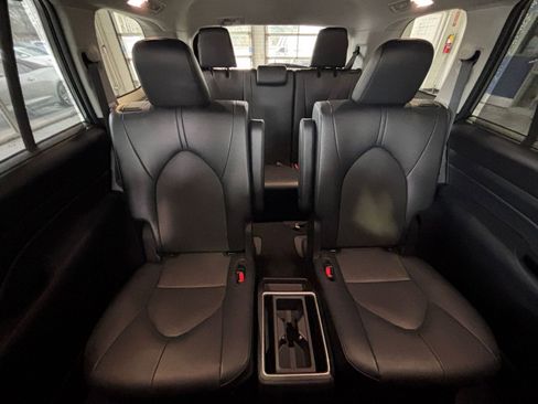Used 2025 Toyota Grand Highlander LE image 44
