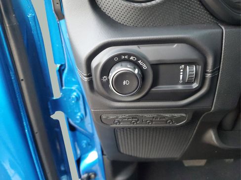 New 2025 Jeep Wrangler Unlimited Rubicon 392 image 29