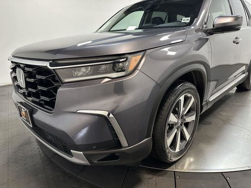 Certified 2024 Honda Pilot Touring image 7