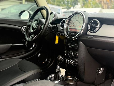 Used 2013 MINI Cooper Hardtop image 15