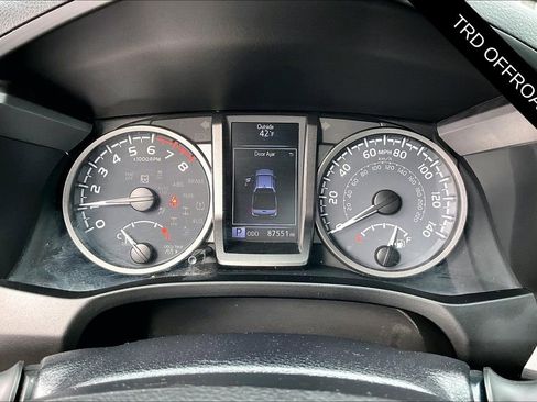 Used 2021 Toyota Tacoma TRD Off-Road image 14
