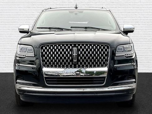 Used 2022 Lincoln Navigator Black Label AWD/4WD image 2