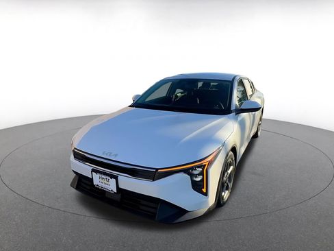 Used 2025 Kia K4 LXS image 7