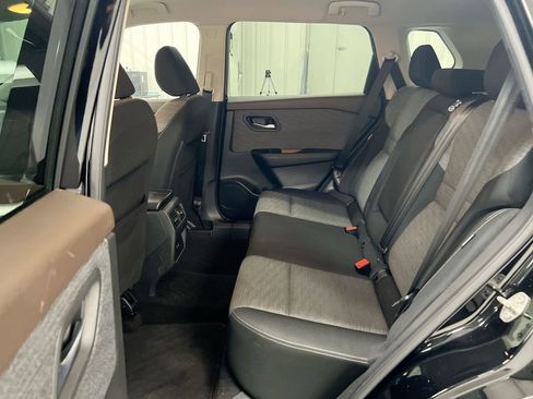 Used 2021 Nissan Rogue SV image 22