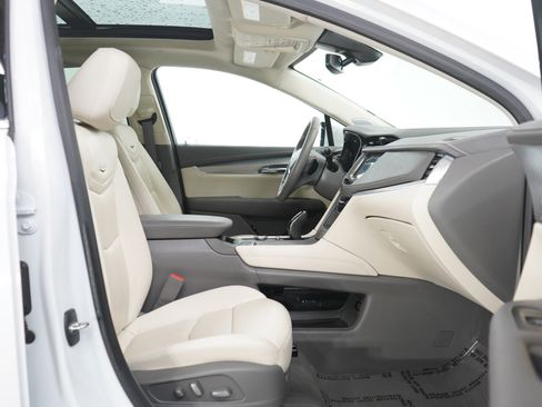 Used 2022 Cadillac XT5 Premium Luxury AWD/4WD image 11