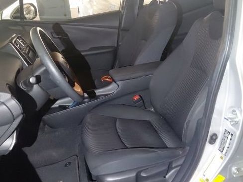 Used 2018 Toyota Prius Two w/ Prius Two Safety Plus Package FWD image 5