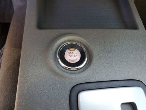 Used 2021 Nissan Frontier SV w/ Midnight Edition Floor Mats image 25