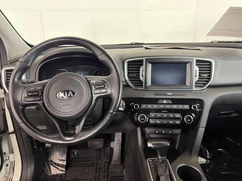 Used 2018 Kia Sportage EX w/ EX Premium Package image 3