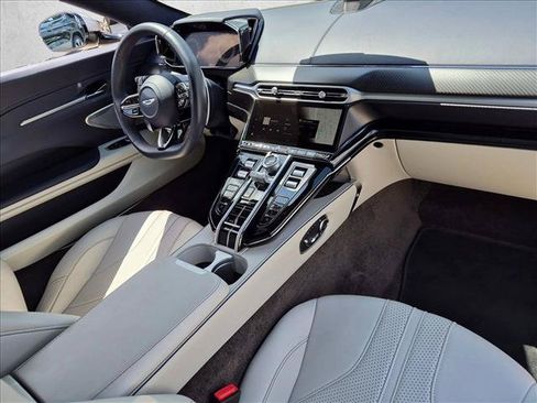 Used 2026 Aston Martin V8 Vantage Coupe RWD image 16
