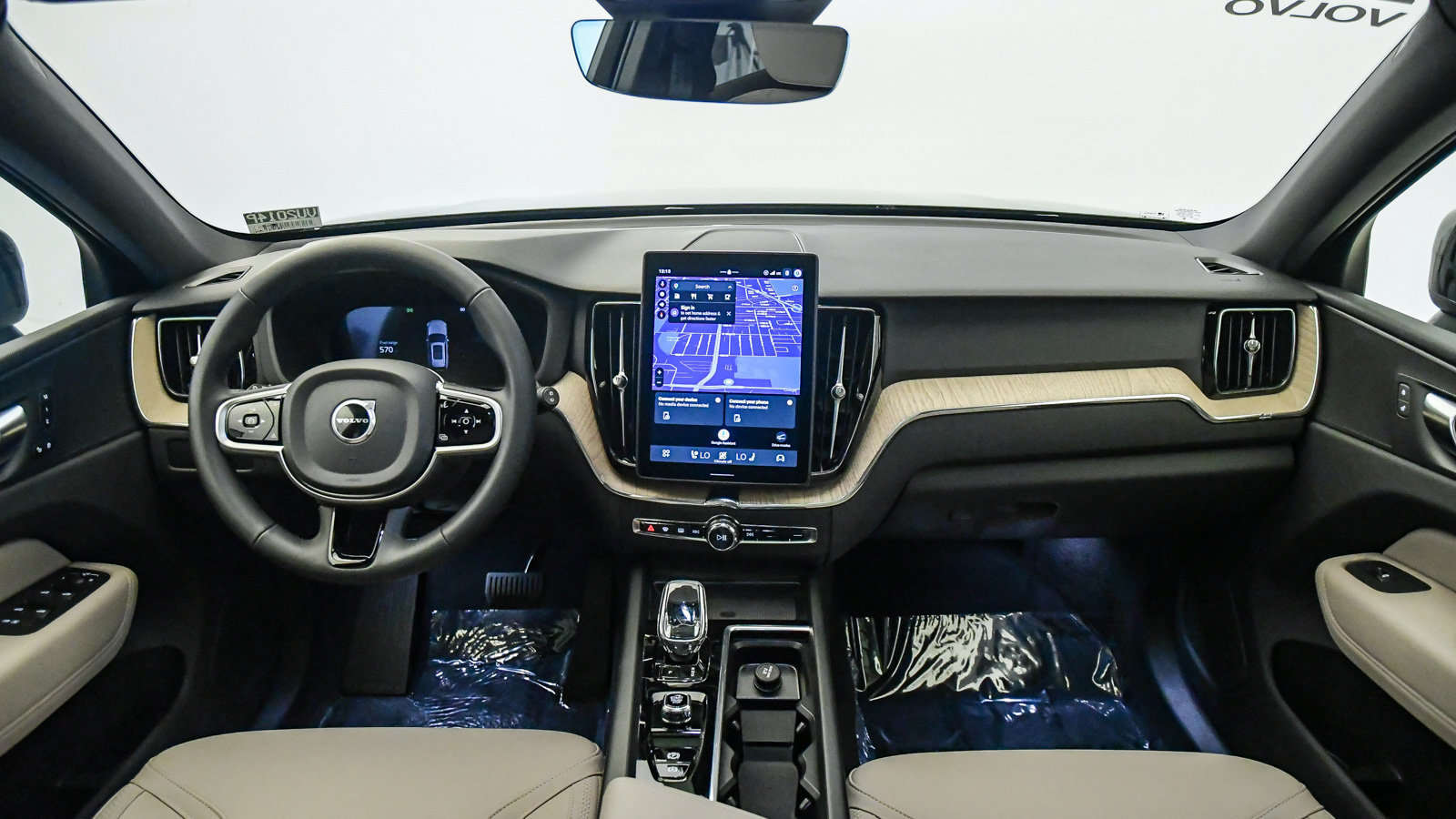 Certified 2026 Volvo XC60 B5 Plus AWD/4WD image 14