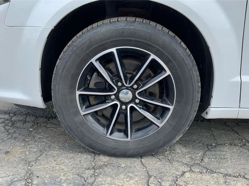 Used 2019 Dodge Grand Caravan GT FWD image 25