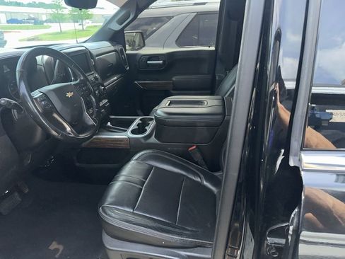 Used 2019 Chevrolet Silverado 1500 High Country w/ Technology Package RWD image 8