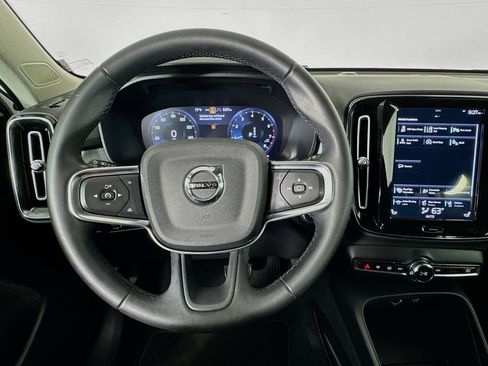 Used 2022 Volvo XC40 T5 Momentum AWD/4WD image 10