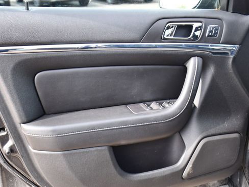 Used 2016 Lincoln MKS AWD image 21