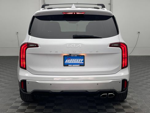Used 2024 Kia Telluride S FWD image 9