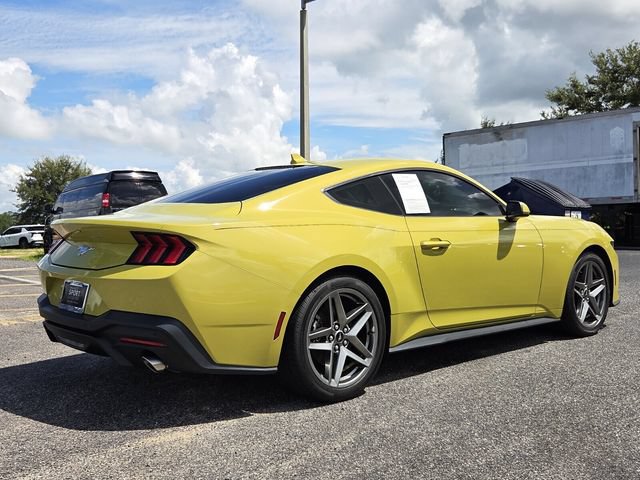 Used 2025 Ford Mustang Coupe RWD image 6