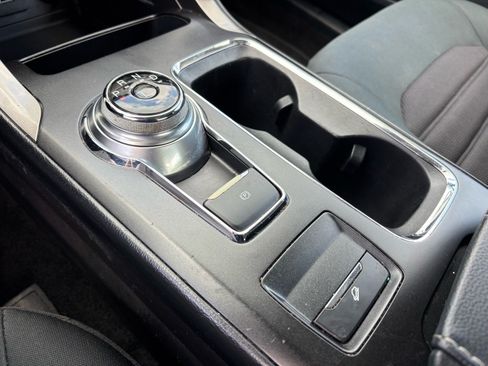 Used 2018 Ford Fusion SE FWD image 18