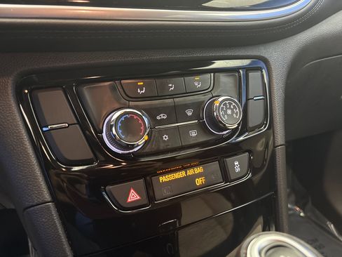 Used 2022 Buick Encore Preferred w/ Safety Package image 21