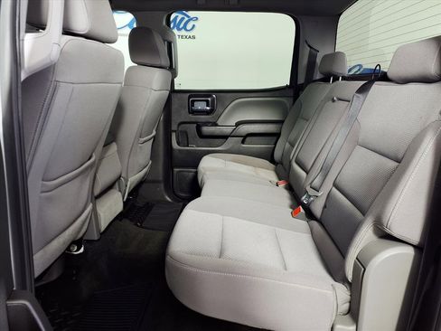 Used 2018 Chevrolet Silverado 1500 Custom w/ Custom Value Package image 10