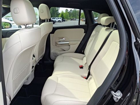 Certified 2025 Mercedes-Benz GLA 250 4MATIC image 10