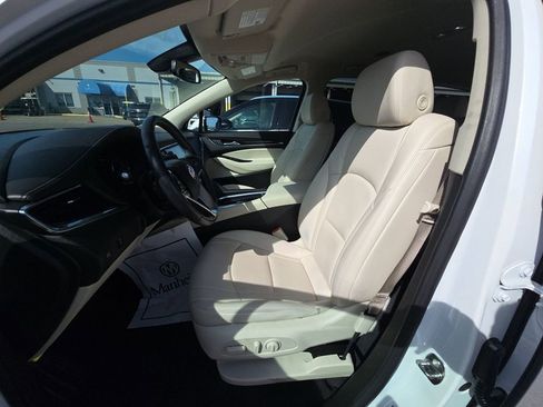 Used 2022 Buick Enclave Essence w/ LPO, Touring Package FWD image 5