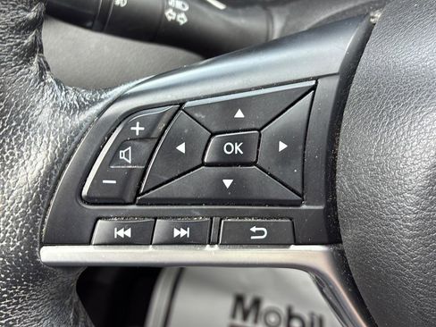 Used 2019 Nissan Rogue SL w/ Premium Package image 33