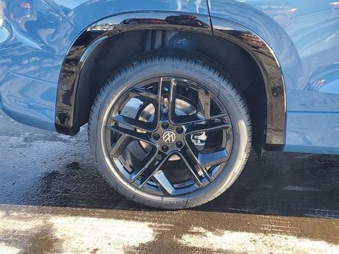 New 2026 Volkswagen Tiguan SE R-Line image 5