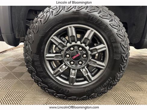 Used 2024 GMC Sierra 1500 AT4X AWD/4WD image 32