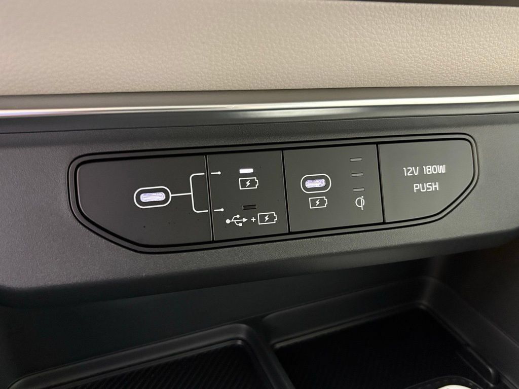 New 2026 Kia Carnival EX FWD image 30