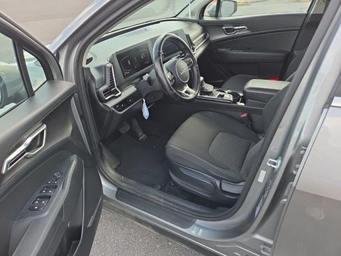 Used 2023 Kia Sportage LX AWD/4WD image 9