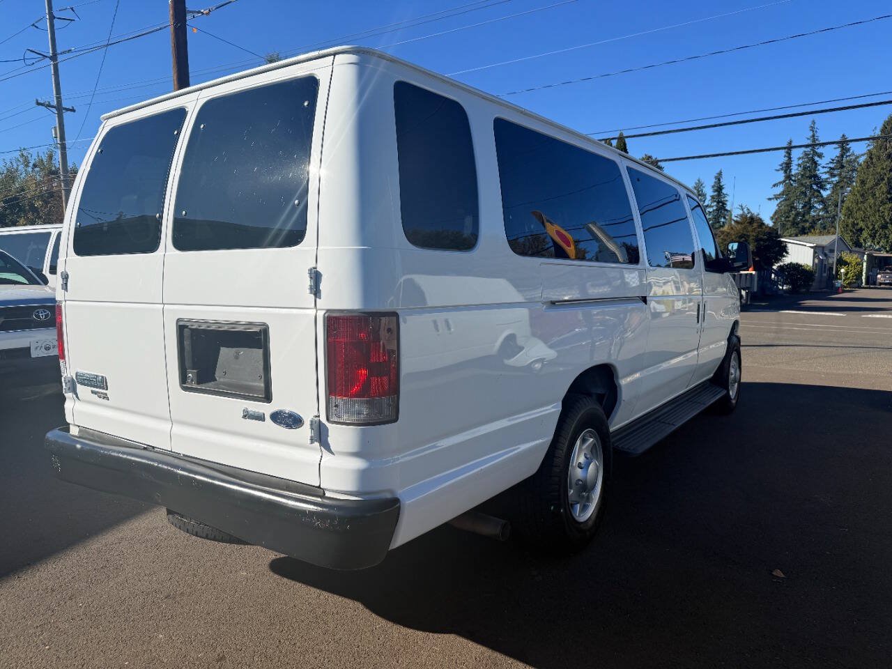 Used 2009 Ford E-350 and Econoline 350 XL RWD image 8