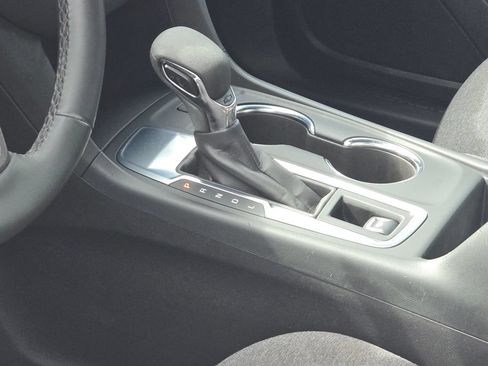 Certified 2024 Chevrolet Equinox LT FWD image 24