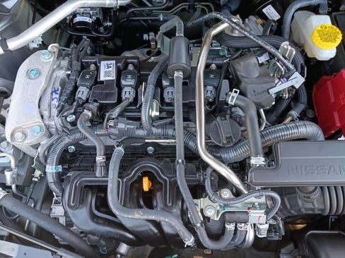 Used 2025 Nissan Sentra SR FWD image 16