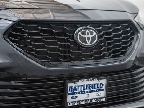Used 2023 Toyota Highlander XSE AWD/4WD image 13