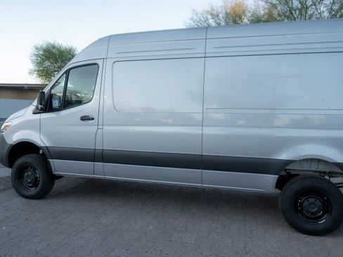 Used 2025 Mercedes-Benz Sprinter 2500 image 5