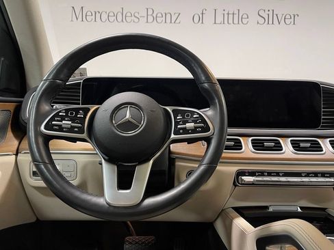 Certified 2022 Mercedes-Benz GLS 450 4MATIC image 31