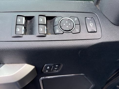 Used 2021 Ford F250 Lariat w/ Chrome Package image 17