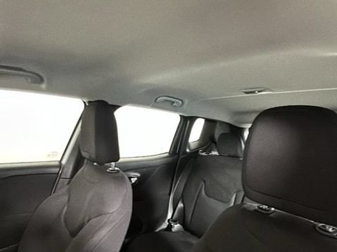 Used 2021 Jeep Renegade Sport AWD/4WD image 13