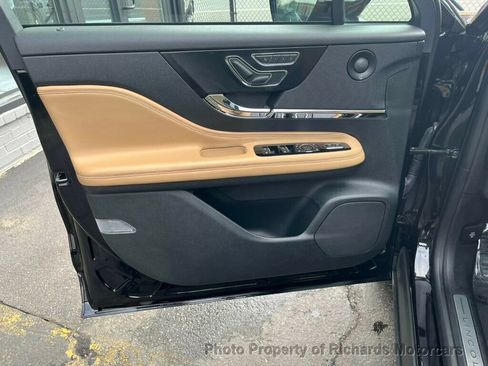 Used 2021 Lincoln Corsair Reserve w/ Equipment Group 201A image 11