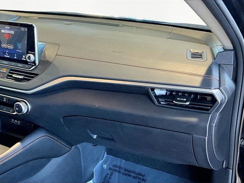 Used 2022 Nissan Altima 2.5 SR image 17