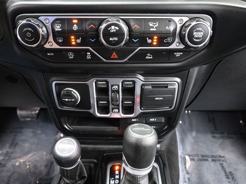 Used 2021 Jeep Gladiator Willys image 13