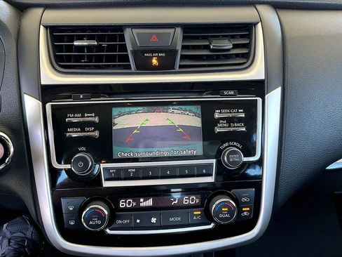 Used 2018 Nissan Altima 2.5 SL FWD image 13