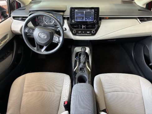 Used 2022 Toyota Corolla LE FWD image 3