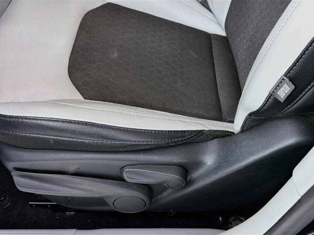Used 2020 Jeep Compass Latitude FWD image 21