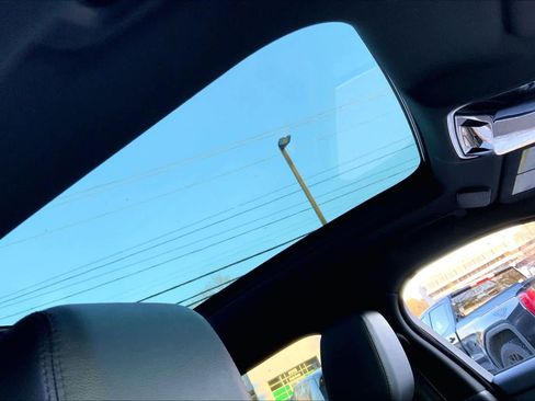 Certified 2026 Land Rover Range Rover Velar Dynamic SE image 14