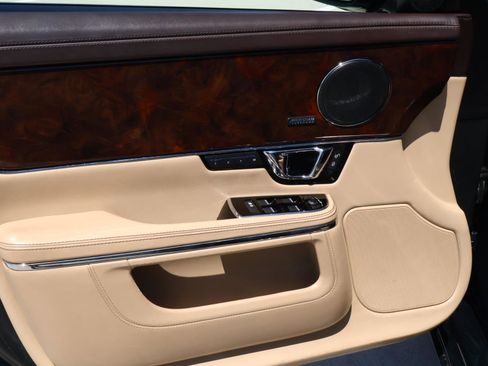 Used 2018 Jaguar XJ L Portfolio AWD/4WD image 15